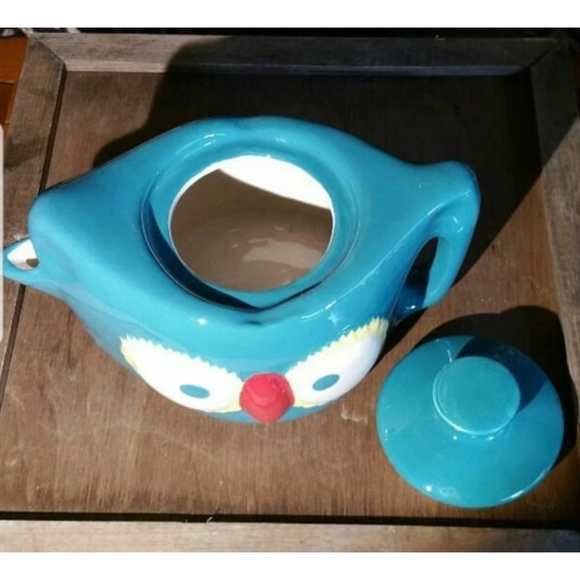 Blue Big Eyed Owl Creamer With Lid - Picture 2 of 3